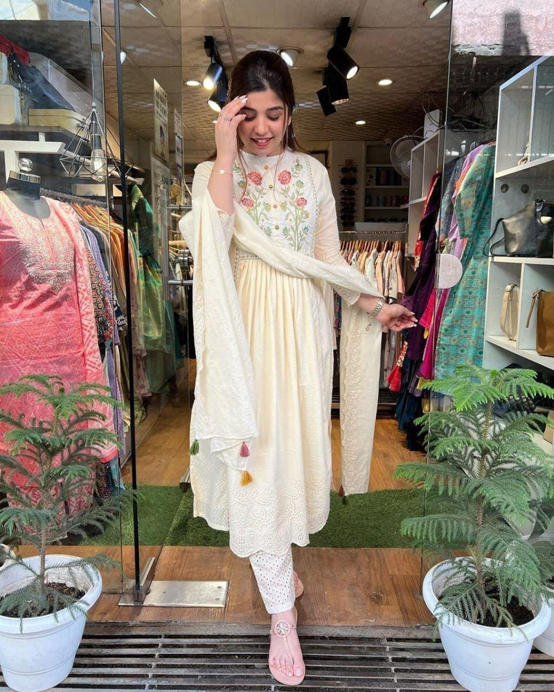 Vf Chikankari Cotton Designer Shiffli Kurti With Pant With Malmal Dupatta
