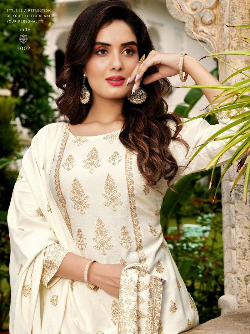 Banwery Launch By Parishi Rayon Foil Prined Exclusive Attractive Look Pakistani Salwar Kameez