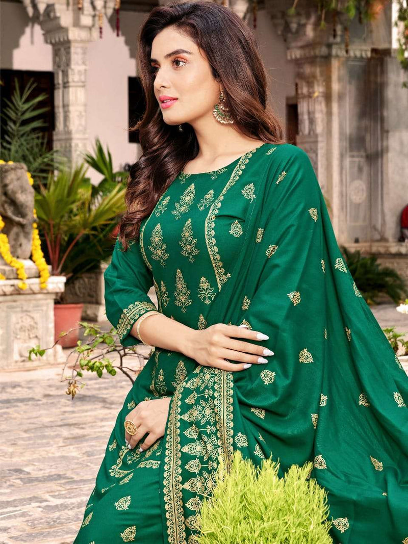 Banwery Launch By Parishi Rayon Foil Prined Exclusive Attractive Look Pakistani Salwar Kameez