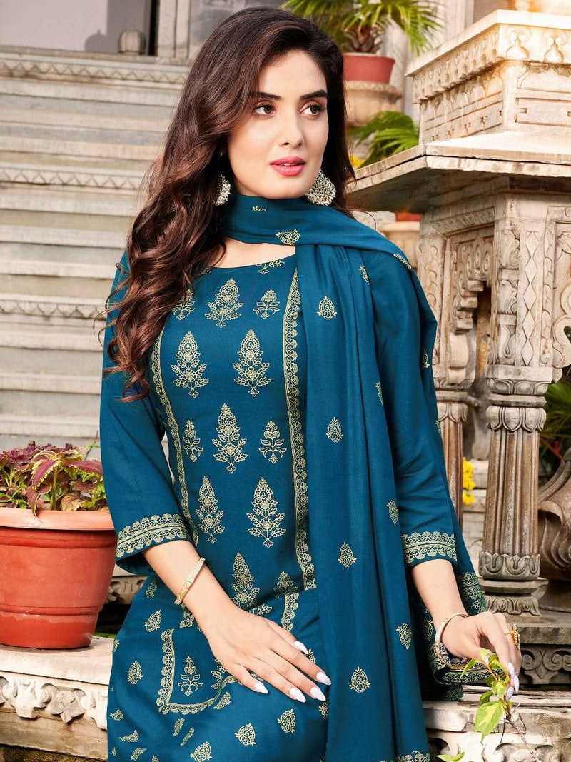 Banwery Launch By Parishi Rayon Foil Prined Exclusive Attractive Look Pakistani Salwar Kameez