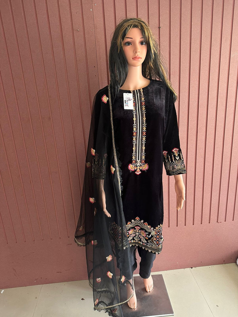 Shree Fabs R 1049 Velvet With Fancy Work Stylish Designer Pakistani Fancy Look Kurti