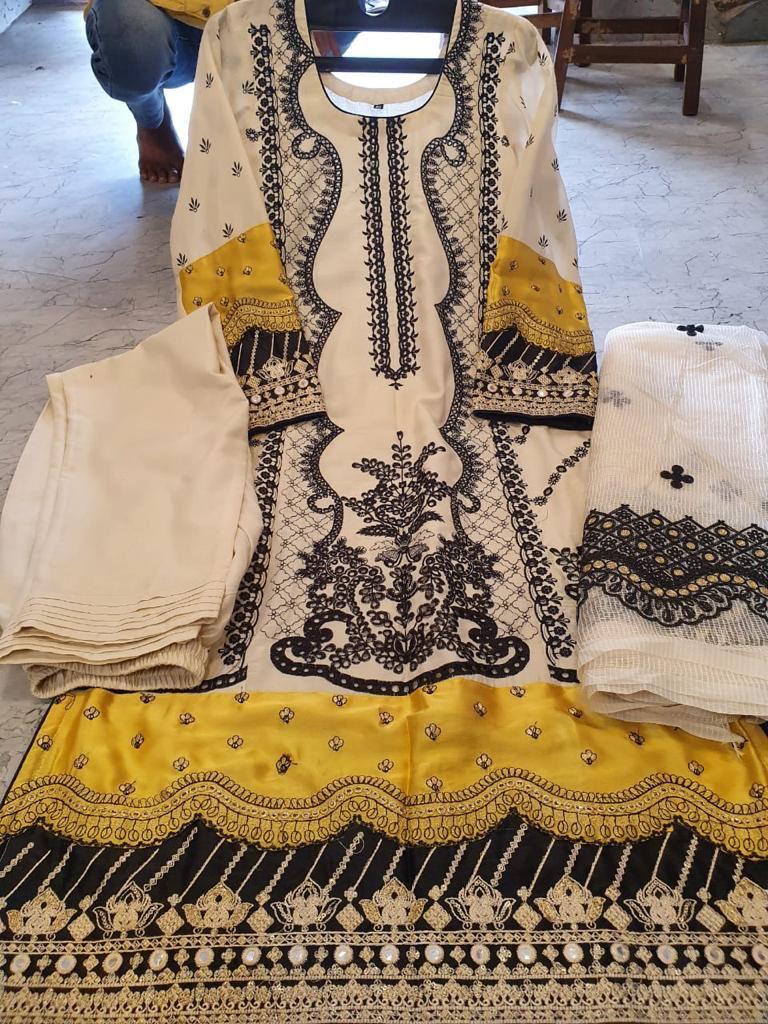 Mehboob Tex  Qulamar  Dno 3377 Pure Cotton With Embroidered Stylish Designer Casual Wear Salwar Suit